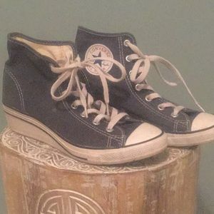 Chuck Taylor Converse wedge Size Women’s 7